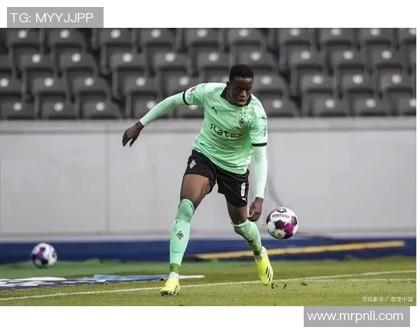 奥格斯堡客场终结门兴不败纪录,实现壮举 奥格斯堡客场终结门兴不败纪录,实现壮举