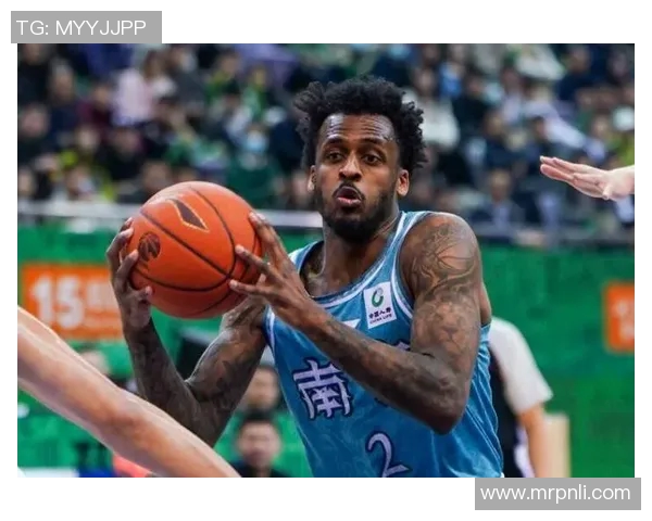 安东尼奥-布莱克尼在CBA联赛中频频刷爆数据，备受关注