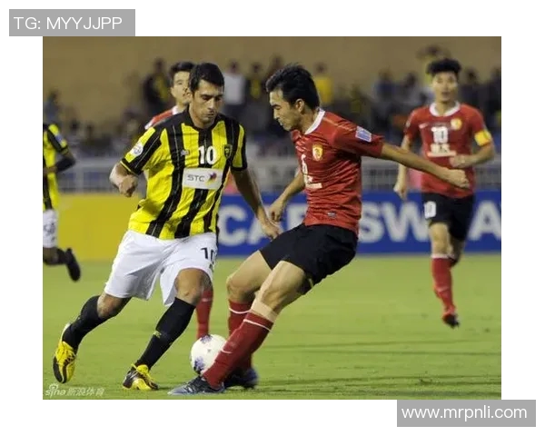 亚冠激战伊蒂哈德对决赖扬争夺小组出线权的关键之战