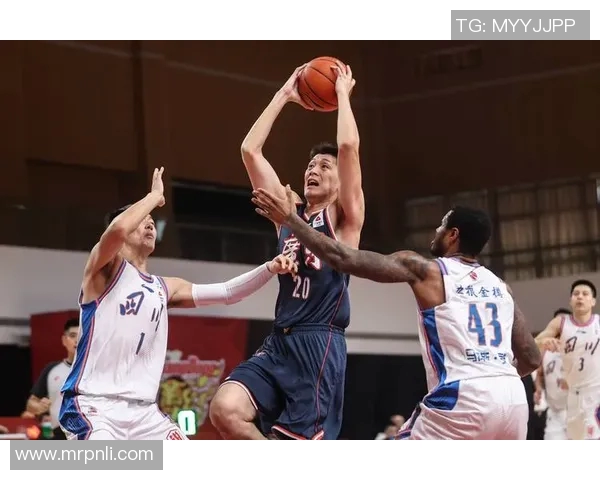 任骏飞领衔球队奋战新赛季展现篮球才华与拼搏精神的精彩旅程 任骏飞领衔球队奋战新赛季展现篮球才华与拼搏精神的精彩旅程