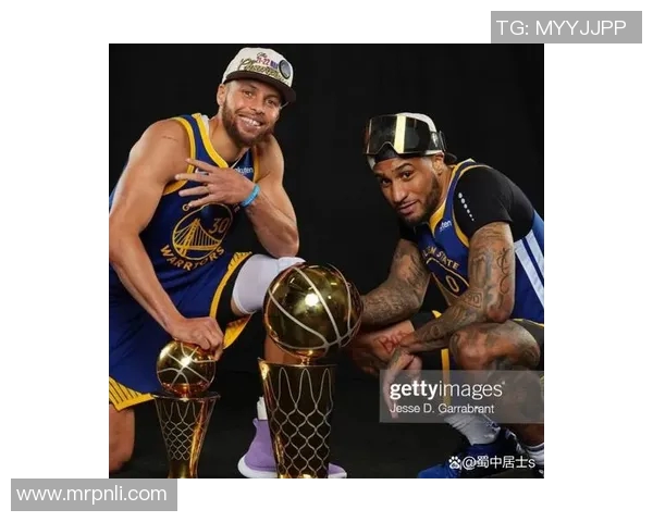 勇士正式敲定5笔2换1交易，豪取新赛季冠军光环